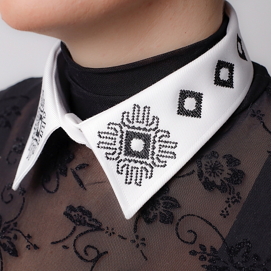 Black and white embroidered collar MAY FLOWER 1